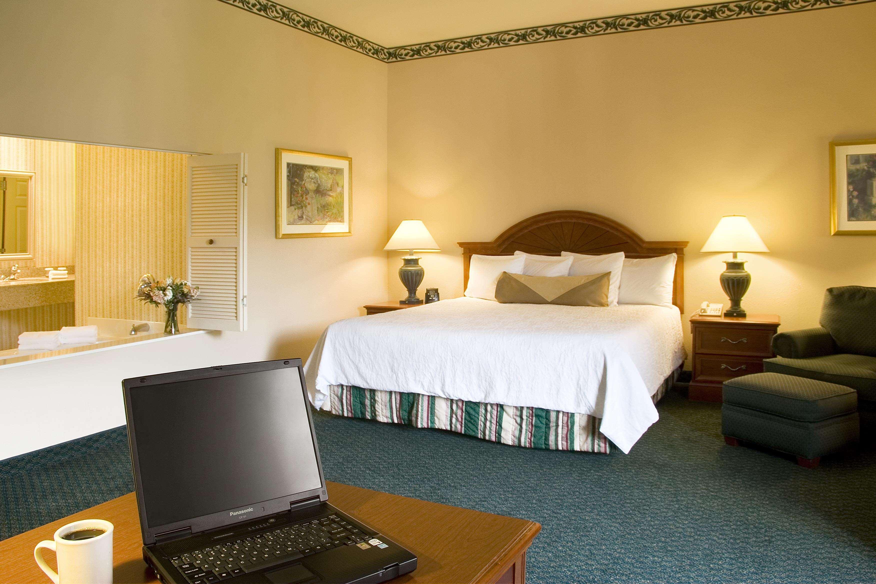 Hilton Garden Inn Saint Charles Oda fotoğraf