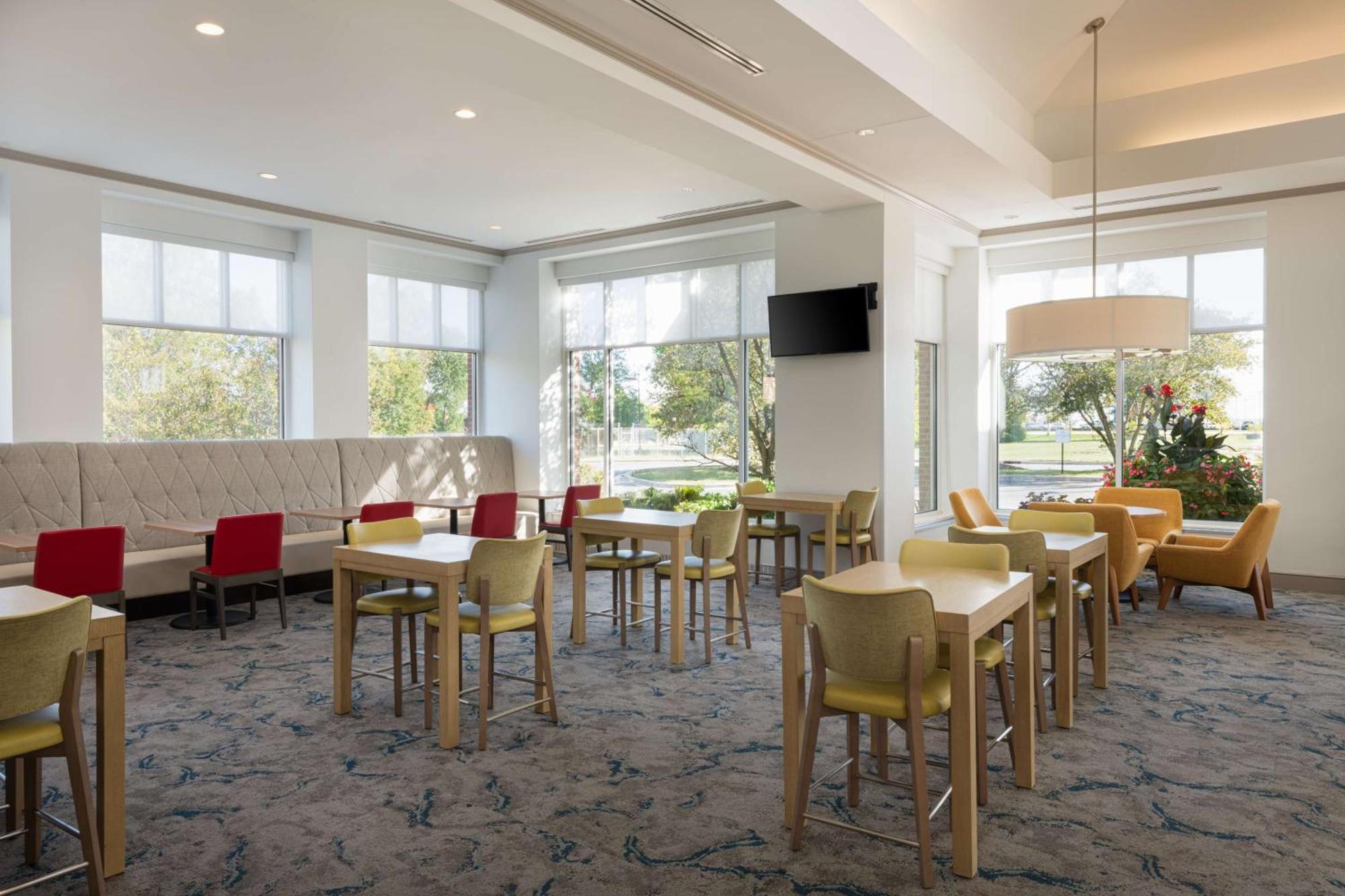 Hilton Garden Inn Saint Charles Dış mekan fotoğraf