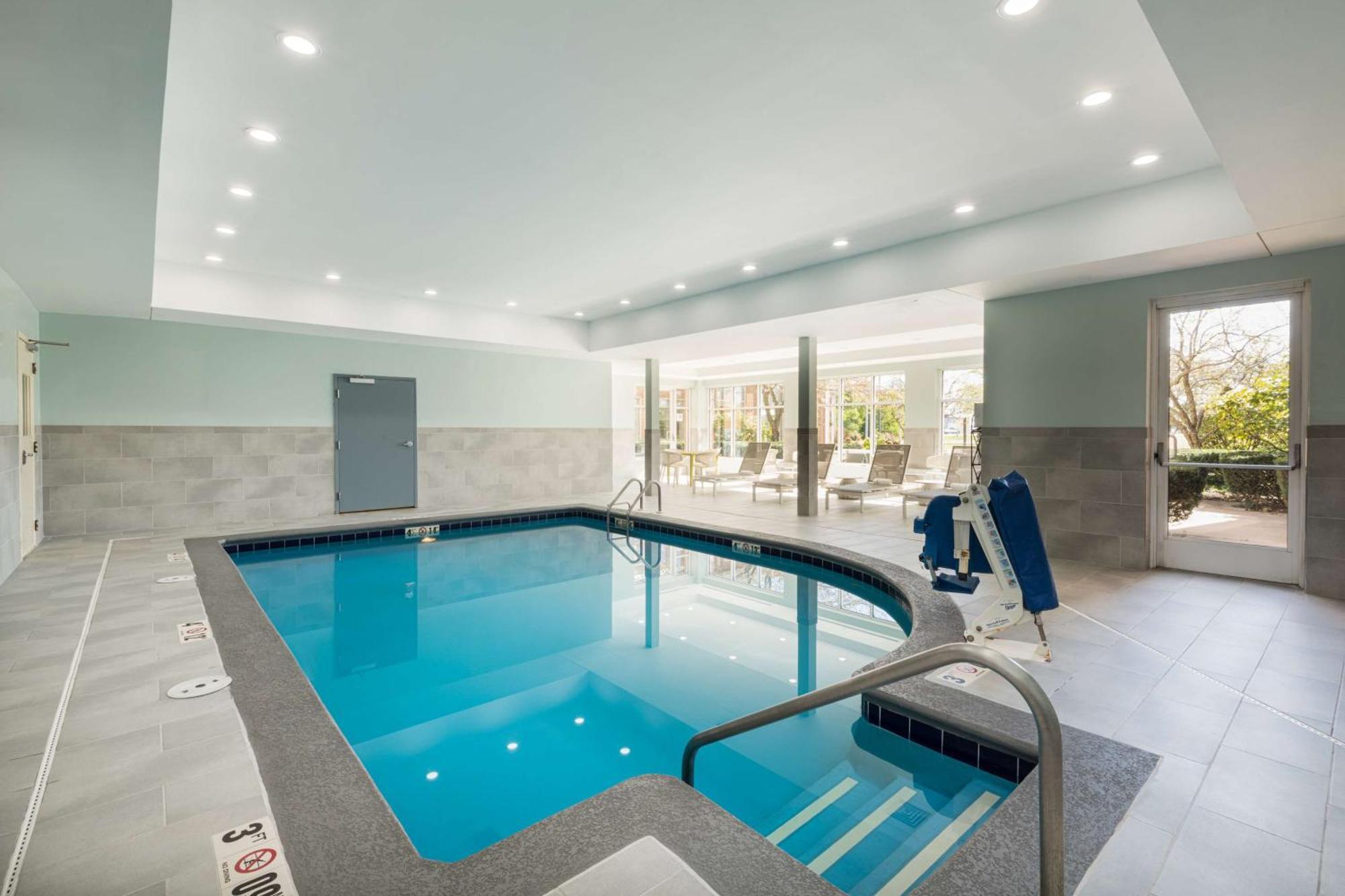 Hilton Garden Inn Saint Charles Dış mekan fotoğraf
